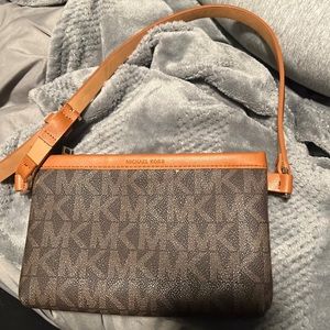 Micheal Kors Fanny pack